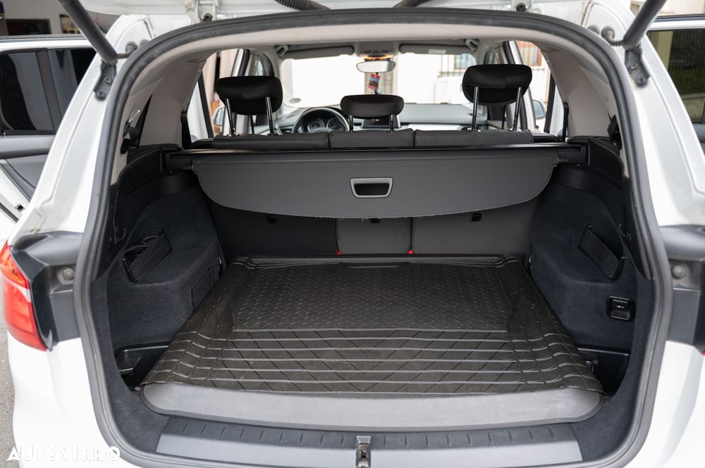 BMW Seria 2 218d Standard - 16