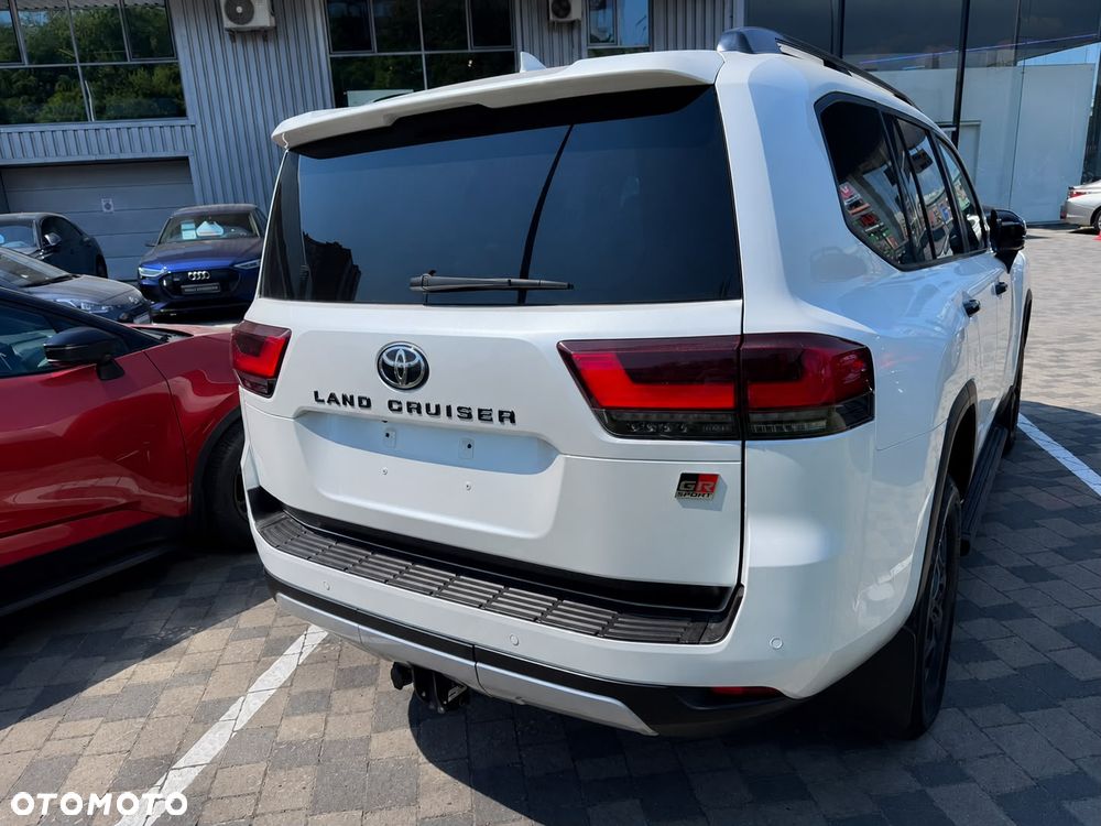 Toyota Land Cruiser - 36