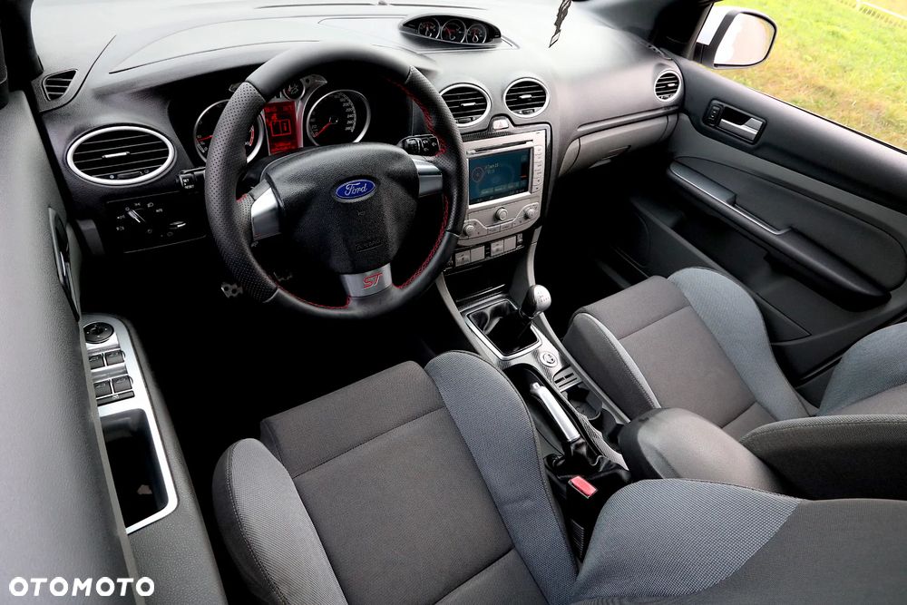 Ford Focus ST - 6