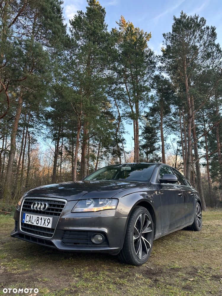 Audi A4 Limousine - 1