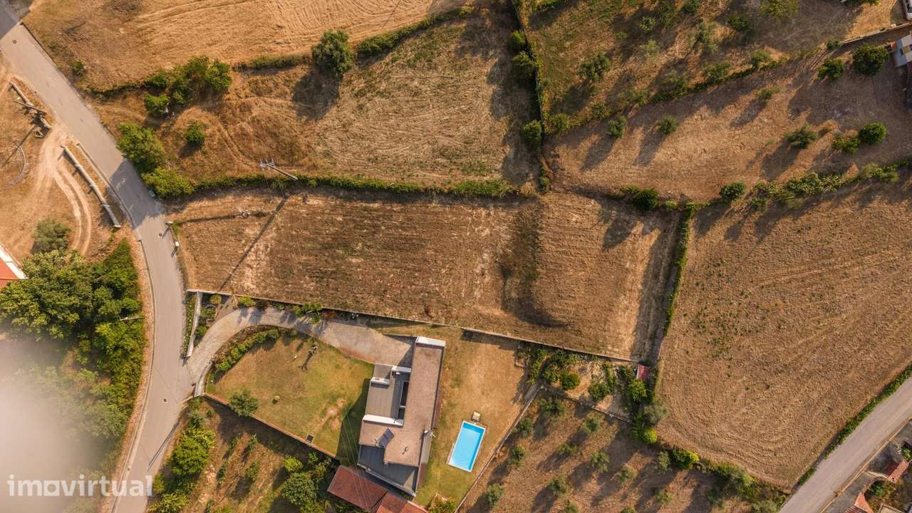 Terreno  com furo e infraestruturas  Travanca do Mondego junto à Barra - Grande imagem: 4/10