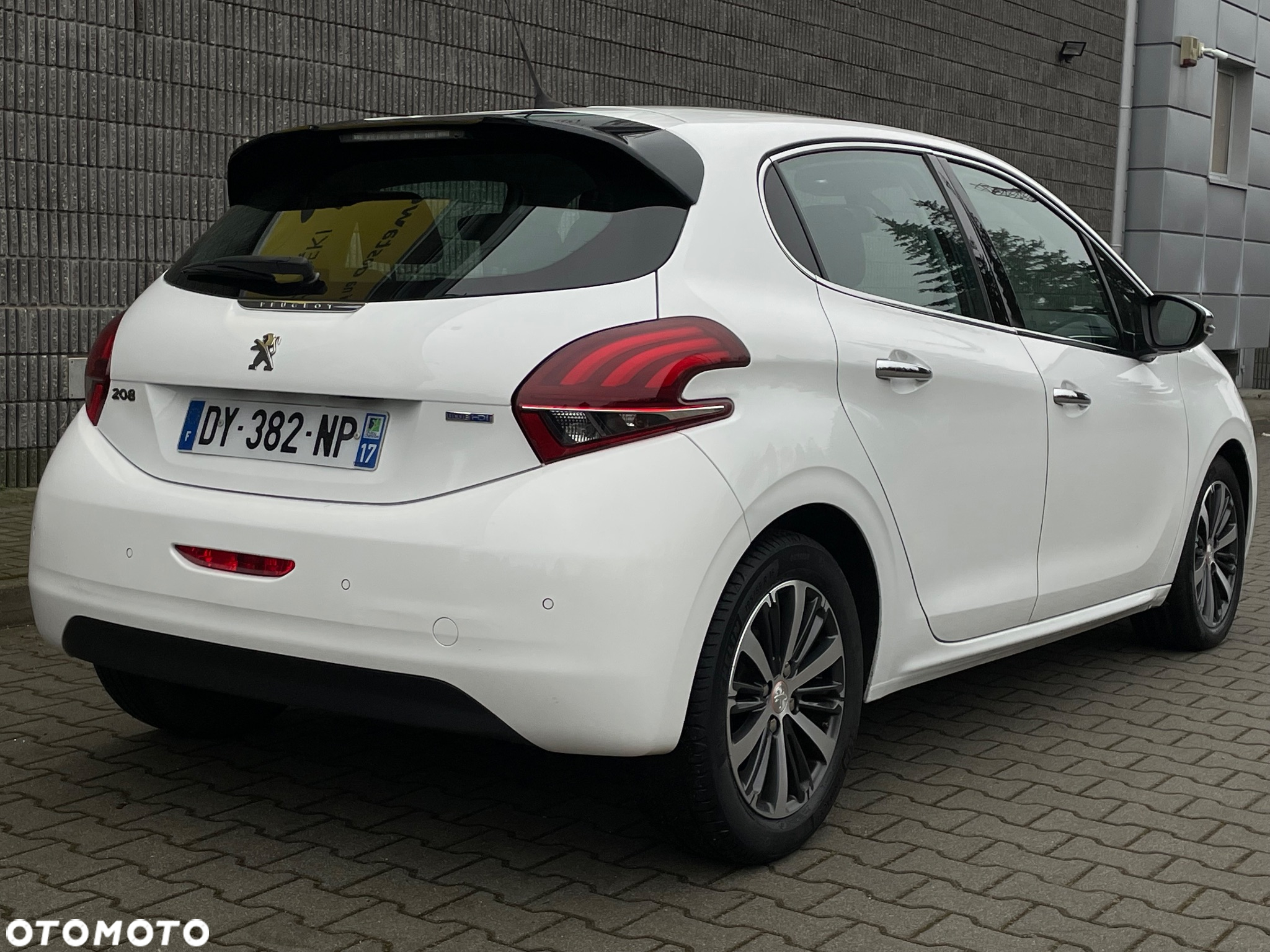 Peugeot 208 Blue-HDi 100 Stop&Start Allure - 2