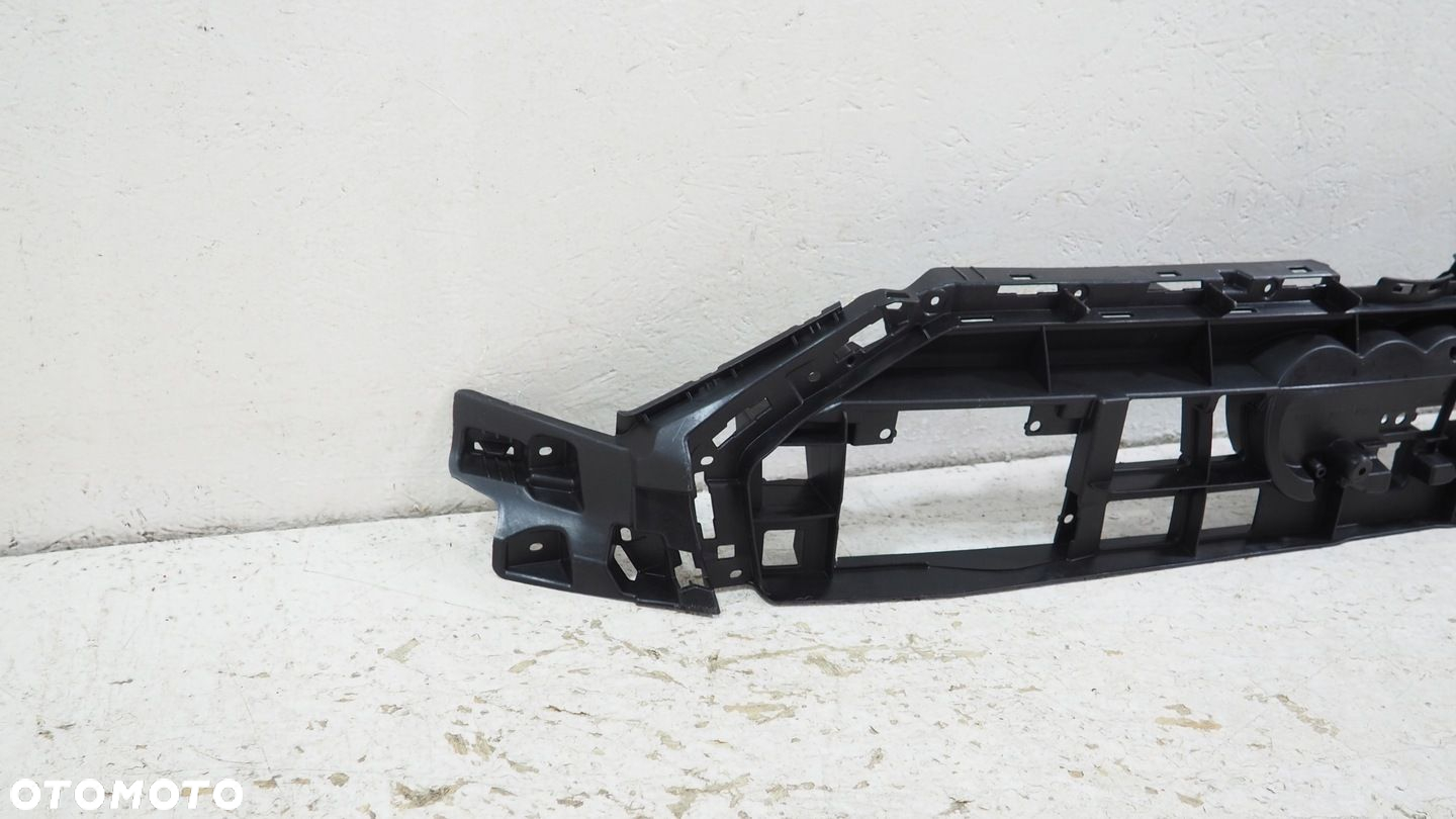 Audi A6 C8 wzmocnienie grilla 4K0807233C - 3