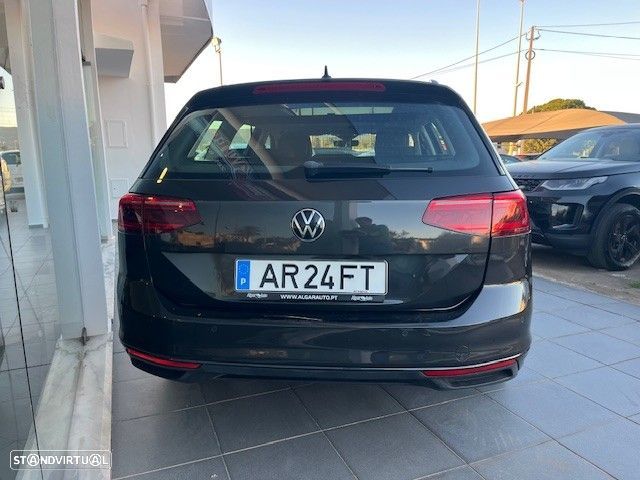VW Passat Variant - 21