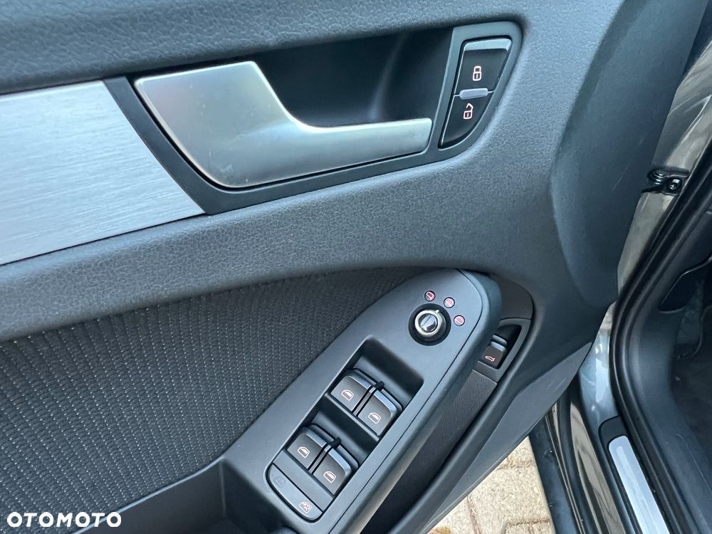 Audi A4 Limousine - 10