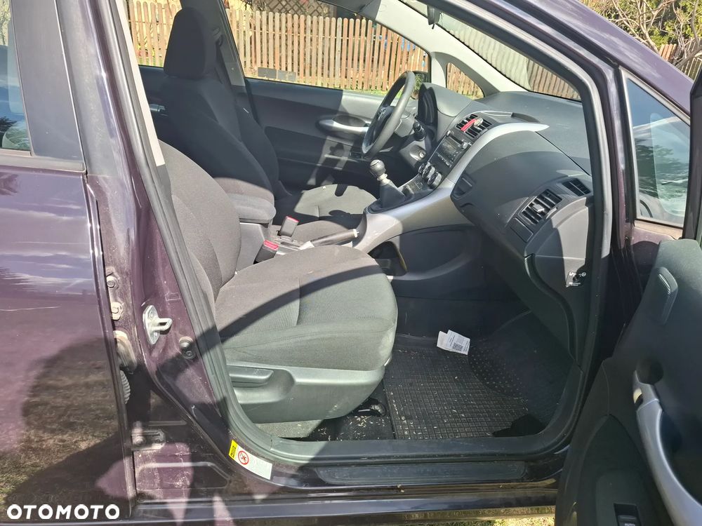 Toyota Auris 1.33 VVT-i Terra - 6