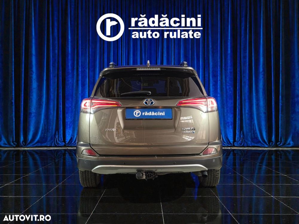 Toyota RAV4 - 8
