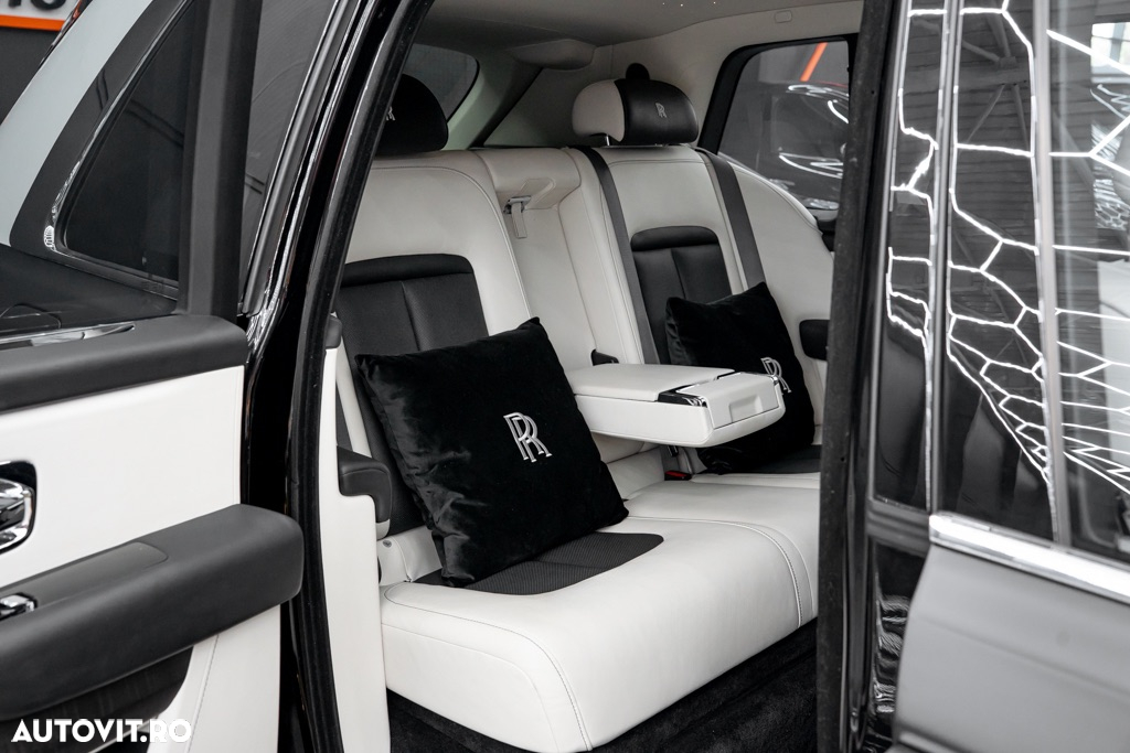 Rolls-Royce Cullinan Standard - 16