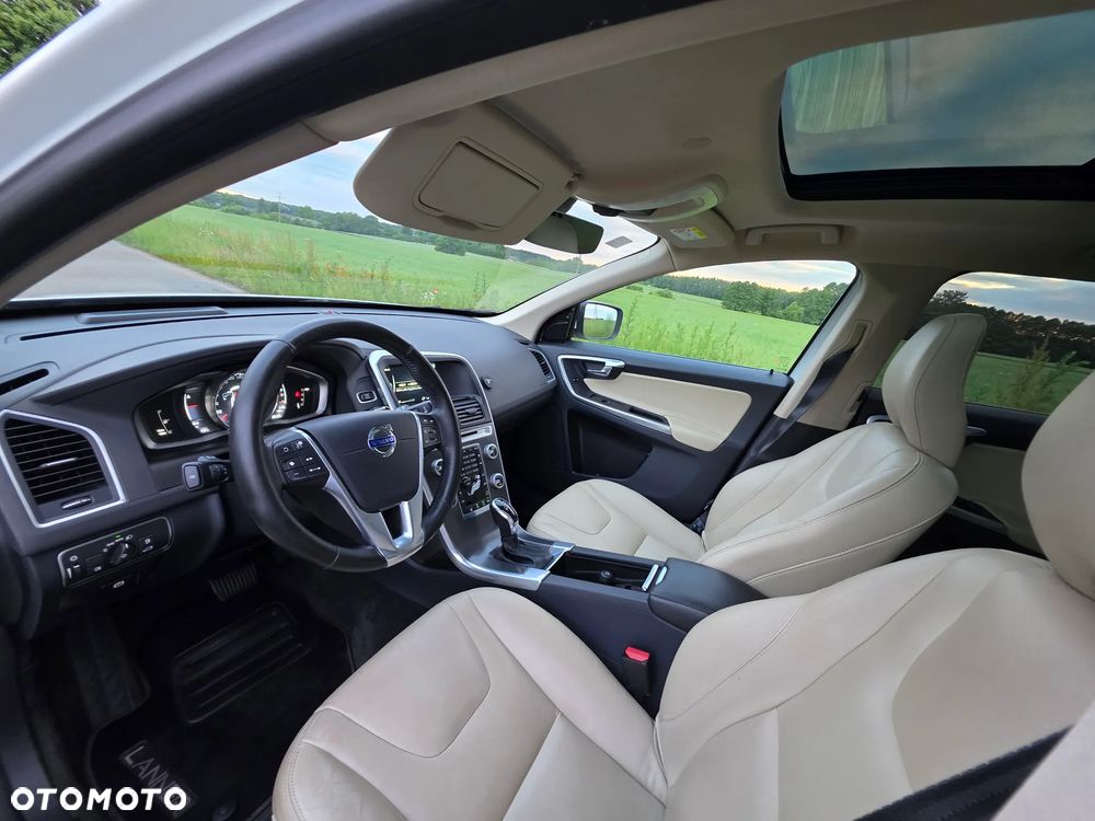 Volvo XC 60 D5 AWD Summum - 11