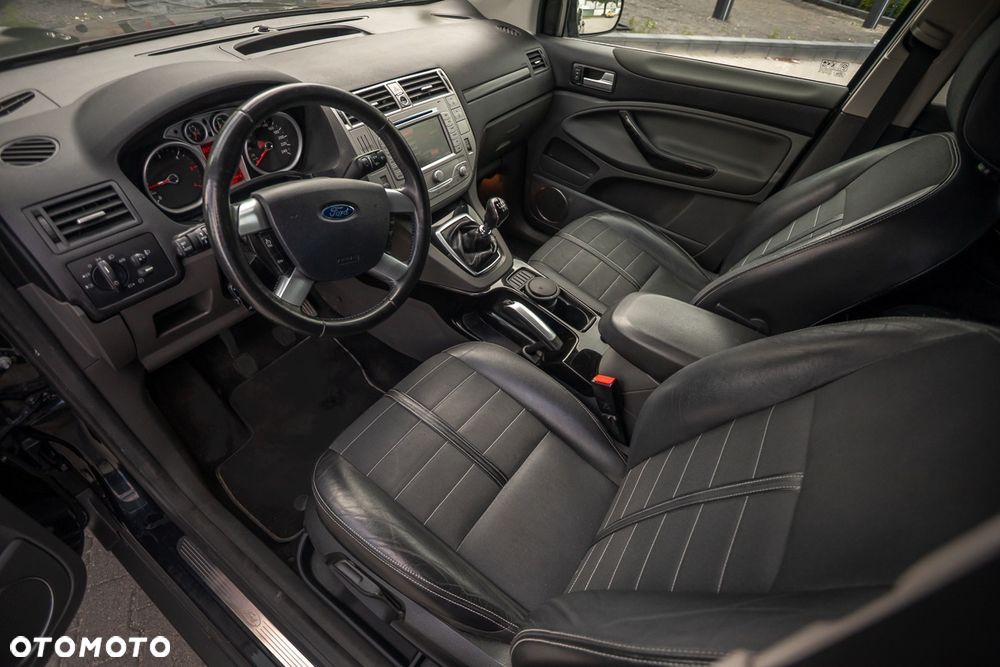 Ford Kuga 2.0 TDCi 2x4 Titanium - 37