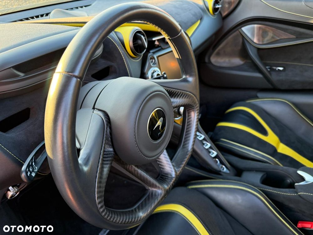 McLaren 720S Coupe Standard - 23