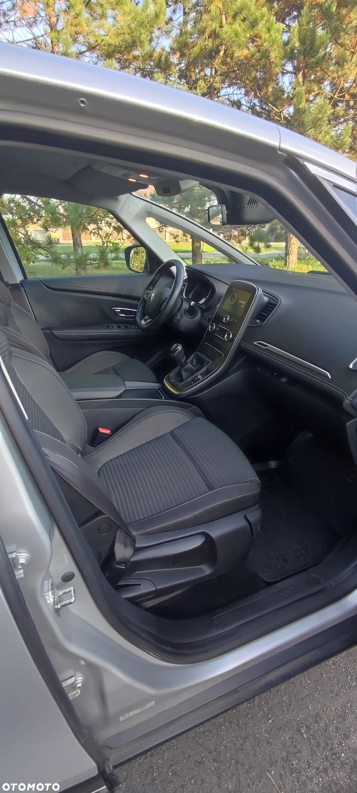 Renault Grand Scenic - 8