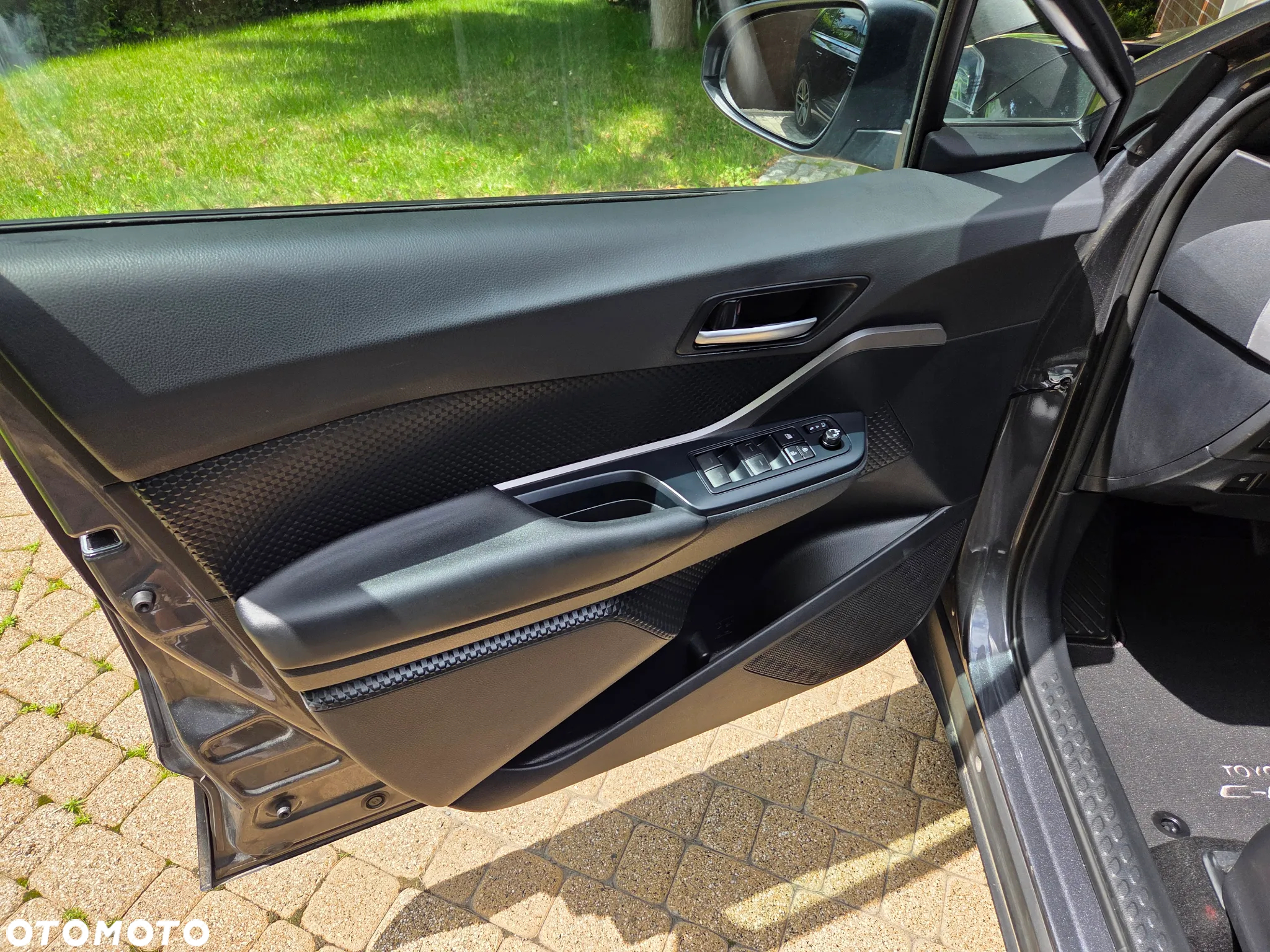 Toyota C-HR 1.8 Hybrid Business - 26