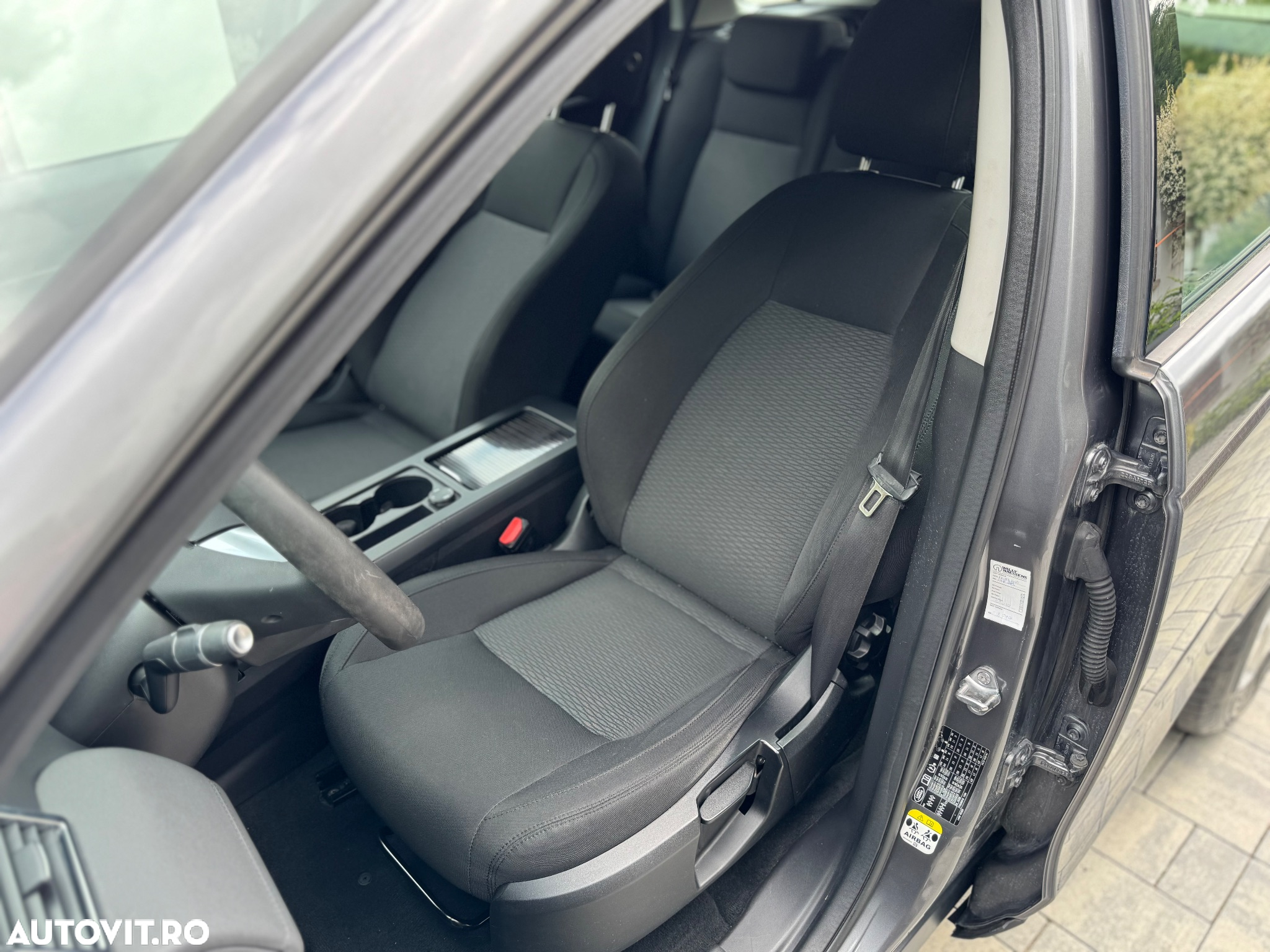Land Rover Discovery Sport 2.0 l TD4 HSE - 12