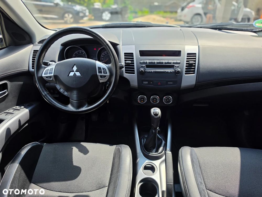 Mitsubishi Outlander - 36