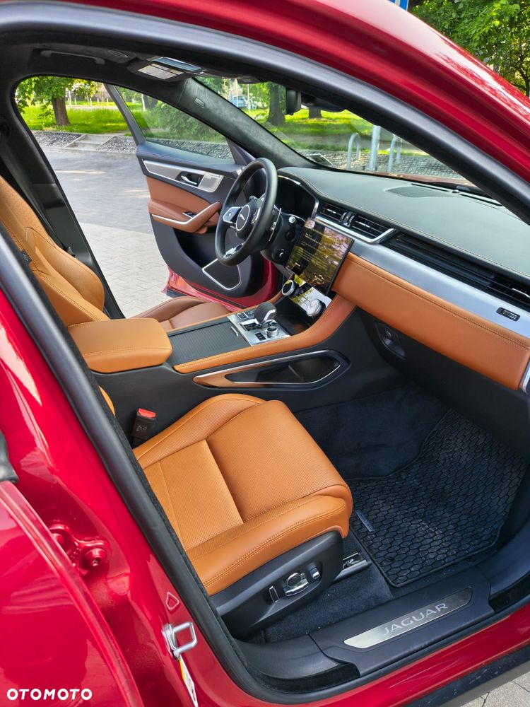 Jaguar F-Pace - 24