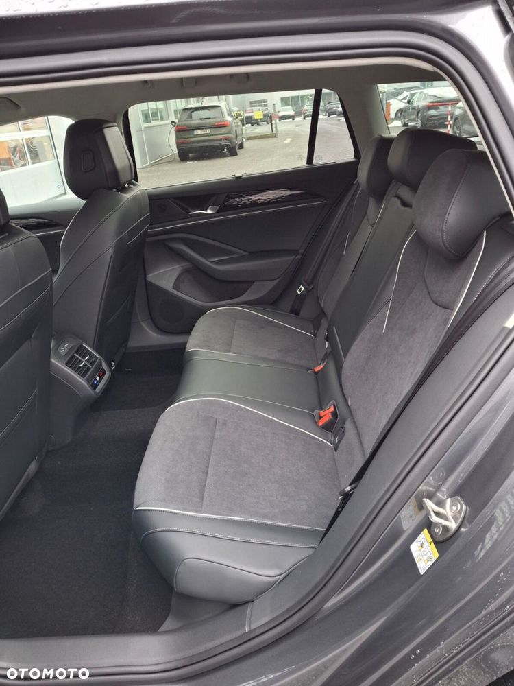 Volkswagen Passat - 13