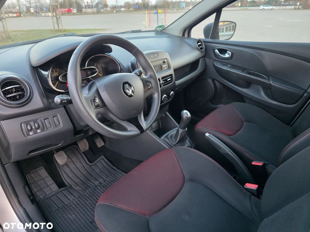 Renault Clio 1.2 16V 75 Expression - 9