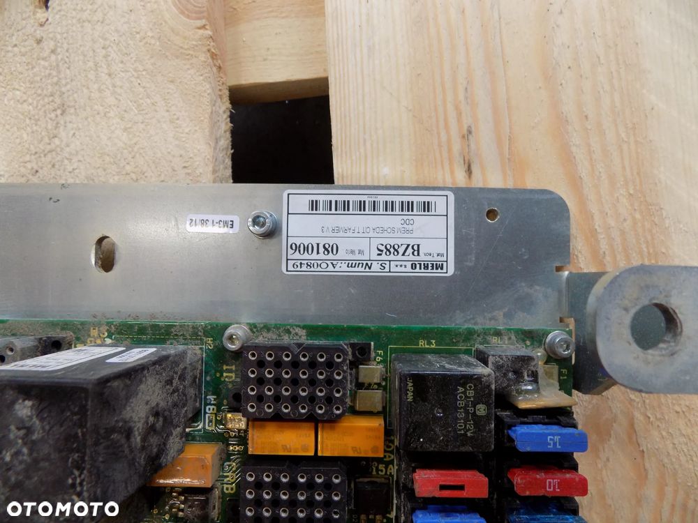 Merlo P 34.7 płyta sterowania bezpieczników 081007 - 5