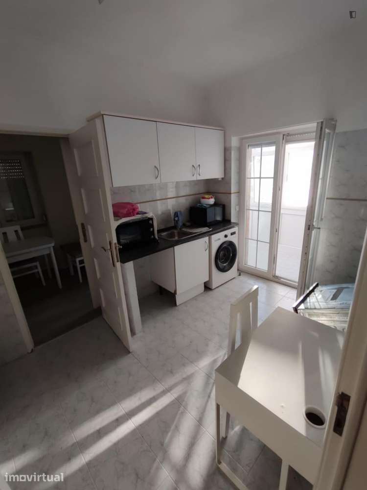 Quarto - localizado em Alvalade Lisbon - Grande imagem: 2/14
