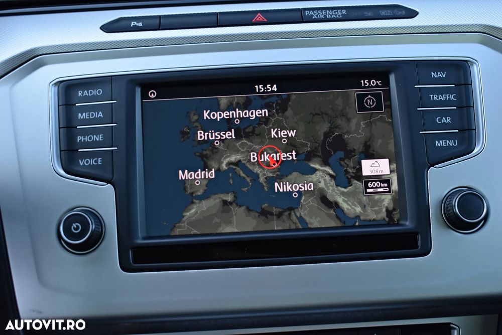 Volkswagen Passat 2.0 TDI Comfortline - 24