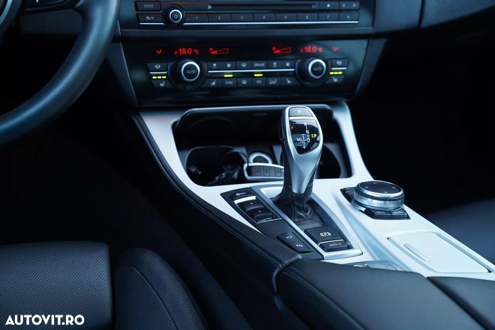 BMW Seria 5 525d Sport-Aut. Luxury Line - 13