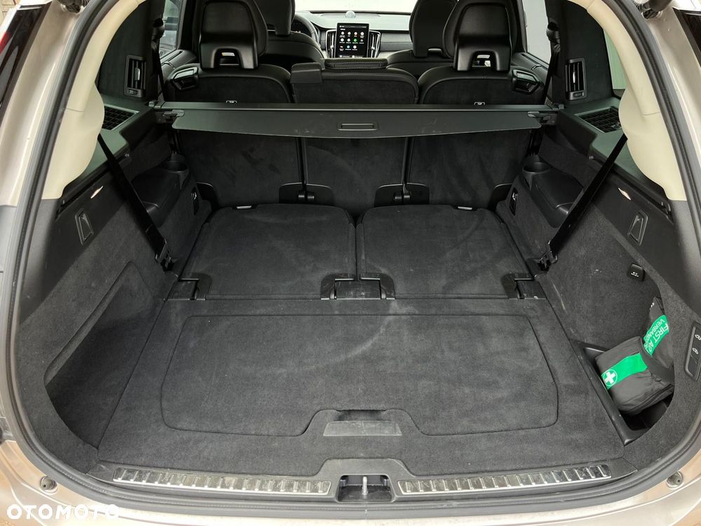 Volvo XC 90 - 18