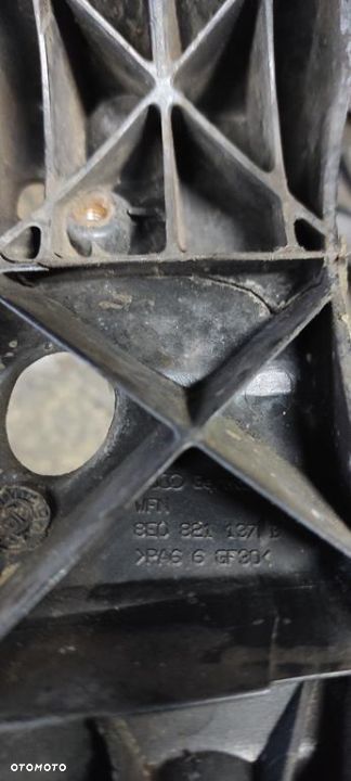 AUDI A4 B6 ŚLIZG MOCOWANIE WSPORNIK BŁOTNIKA LEWY PRAWY PRZÓD - 2