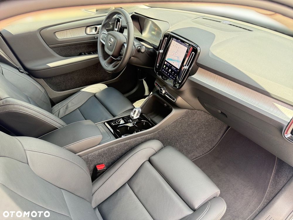 Volvo XC 40 - 24