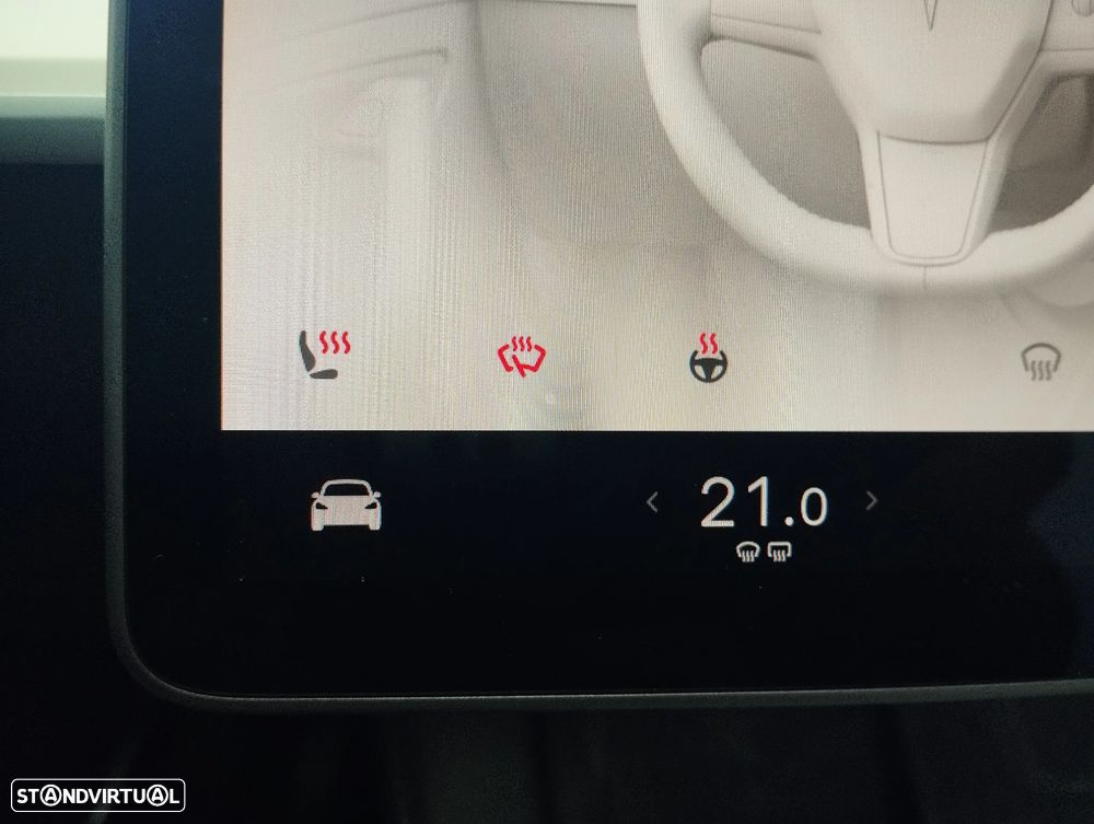 Tesla Model Y Long-Range RWD — fotografia 28