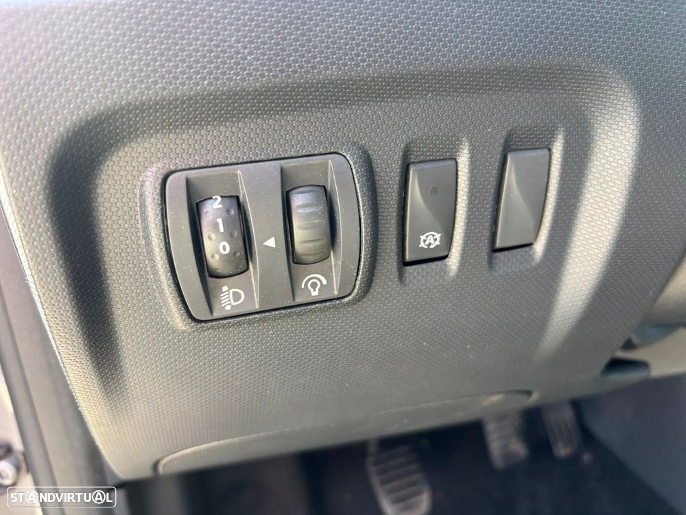 Renault Captur 1.5 dCi Exclusive - 19