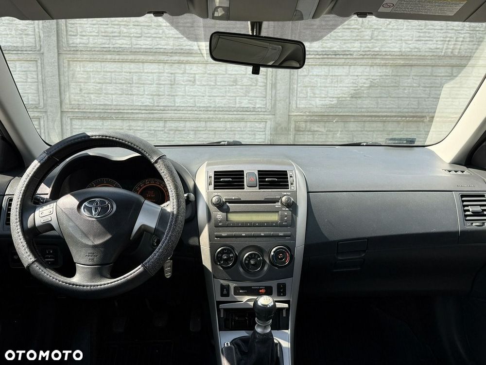 Toyota Corolla 2.0 D-4D Active - 8
