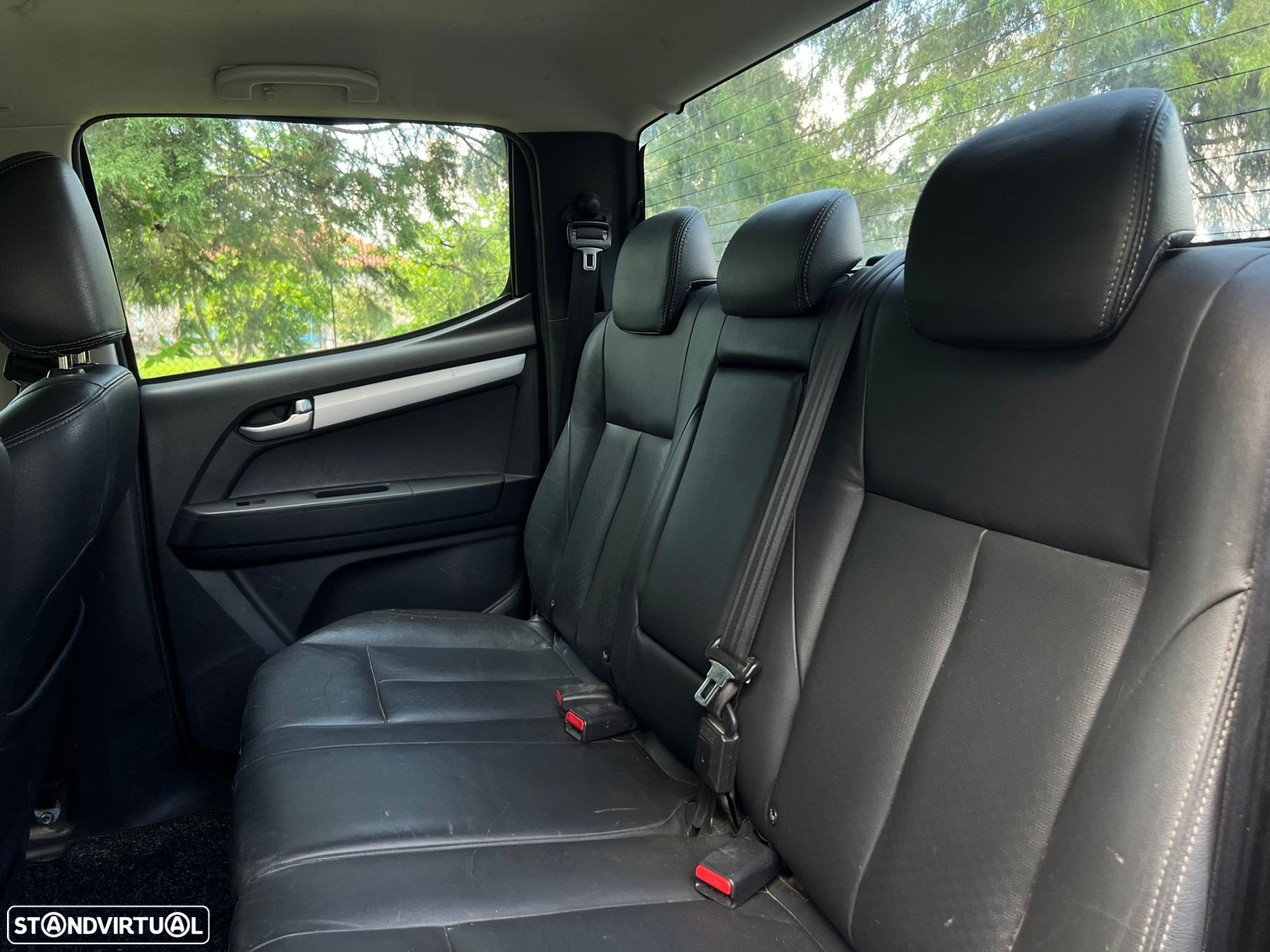 Isuzu D-Max 2.5 DTi CD 4WD LS - 39