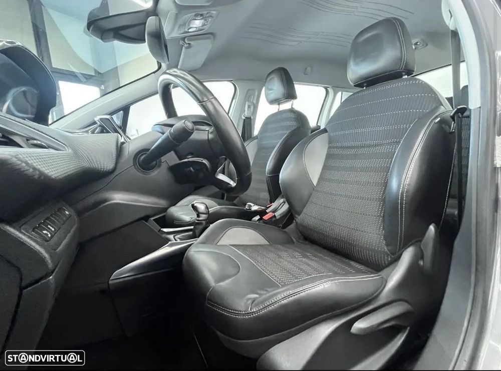 Peugeot 2008 1.2 PureTech Allure - 8