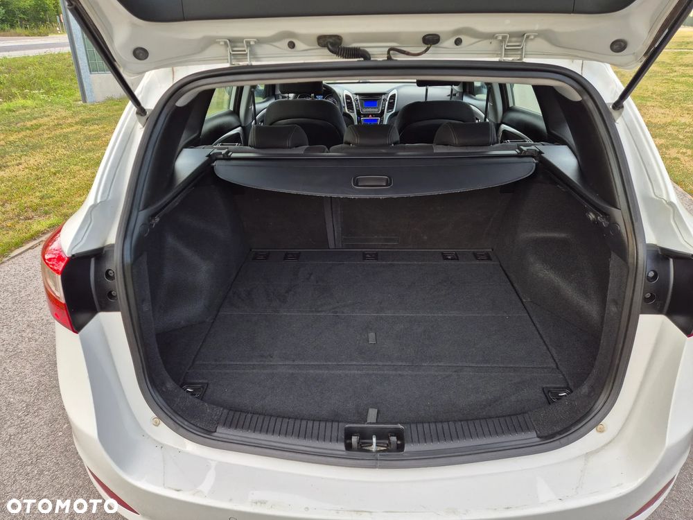 Hyundai i30 ver-1-6-crdi-bluedrive-comfort - 12