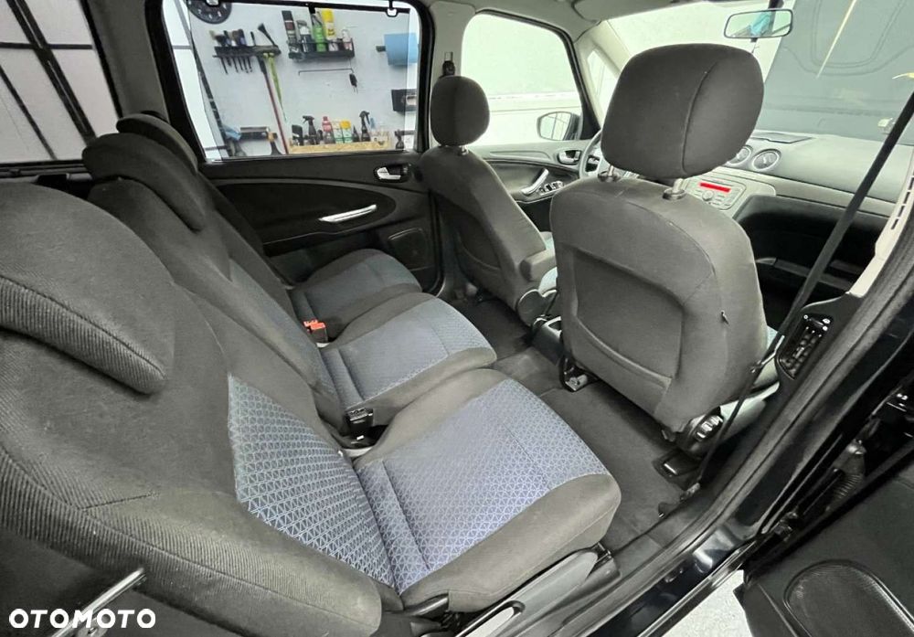 Ford Galaxy - 22