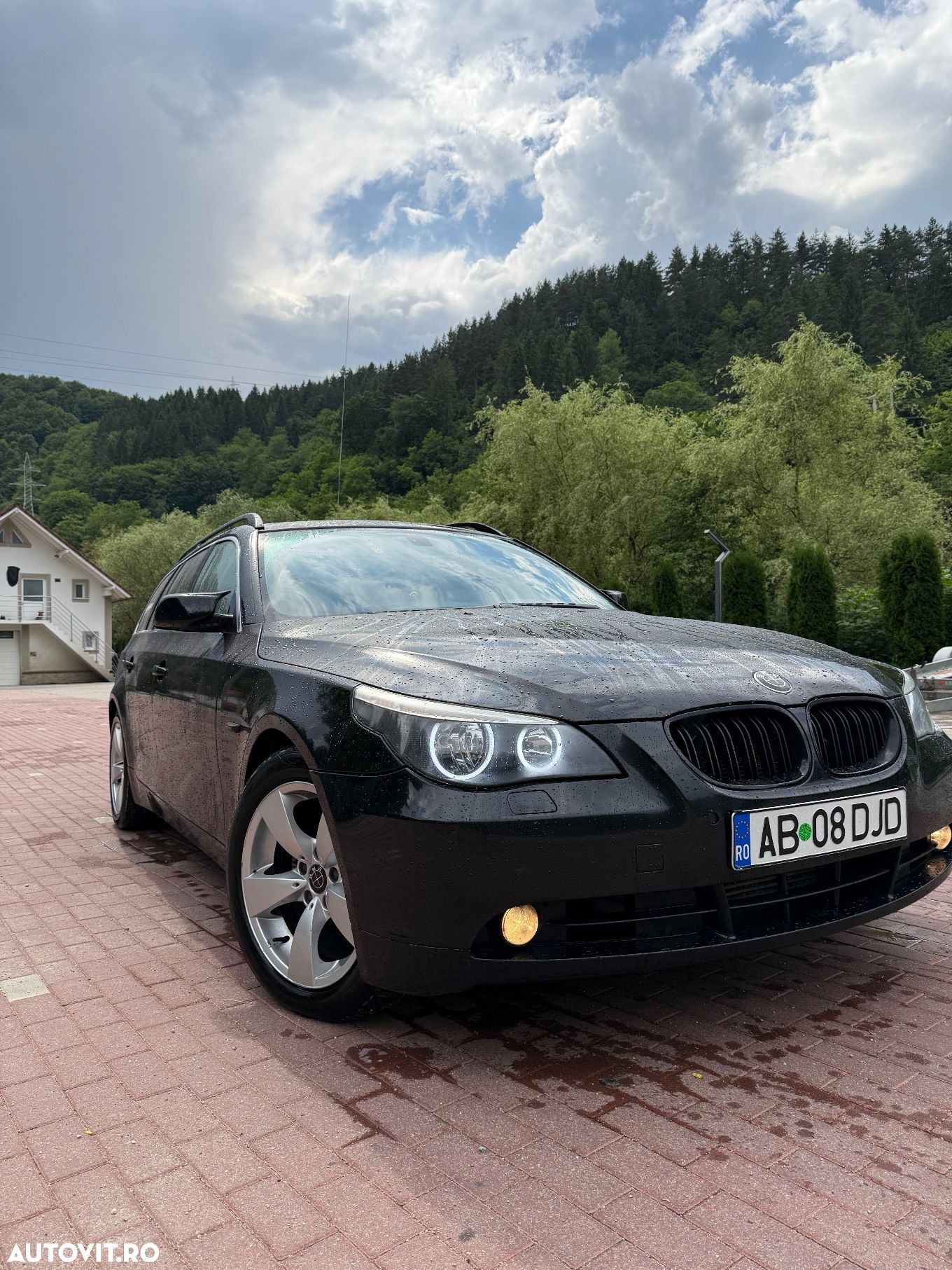 BMW Seria 5 525d Touring - 1