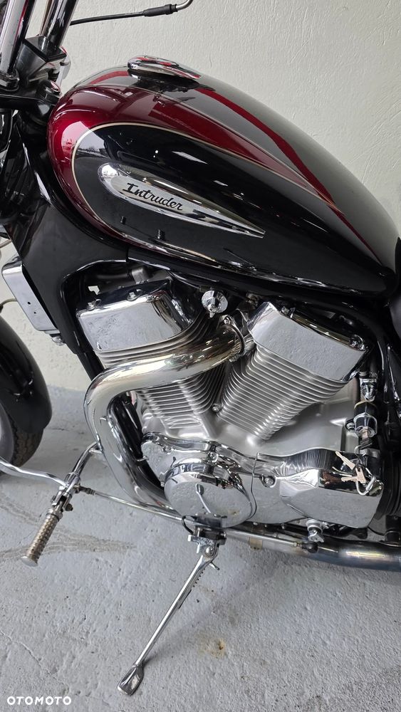 Suzuki Intruder - 19