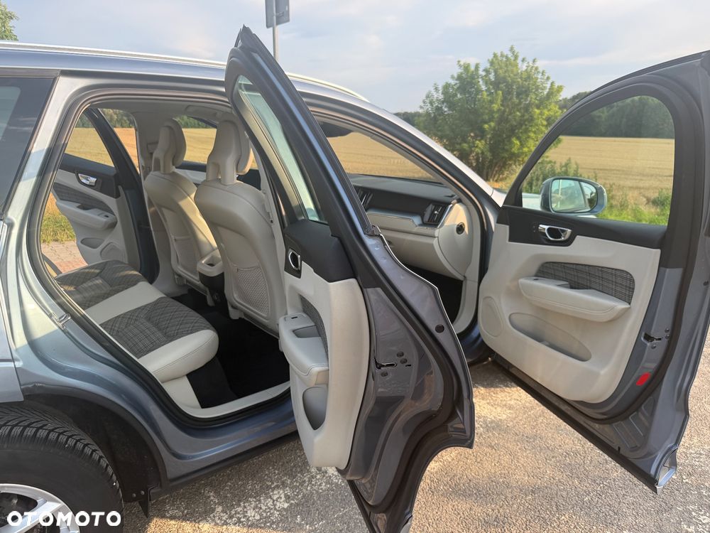 Volvo XC 60 D4 AWD Geartronic Momentum - 9