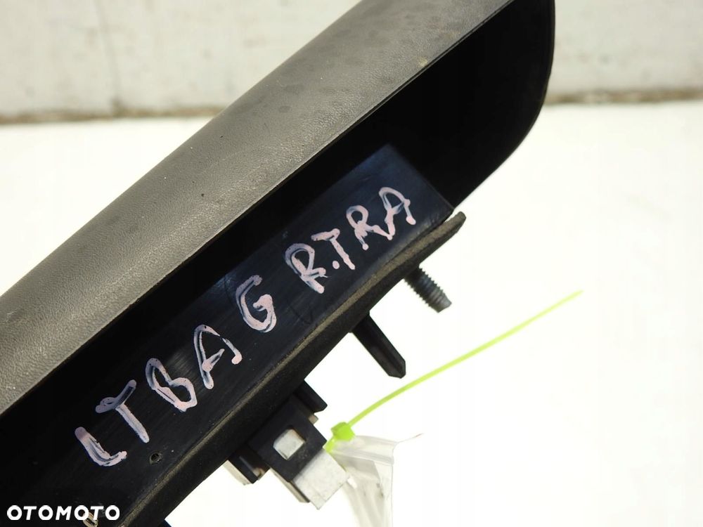 LAMPA OŚWIETLENIA TABLICY LEWY TYŁ RENAULT TRAFIC II 8200211477 - 2