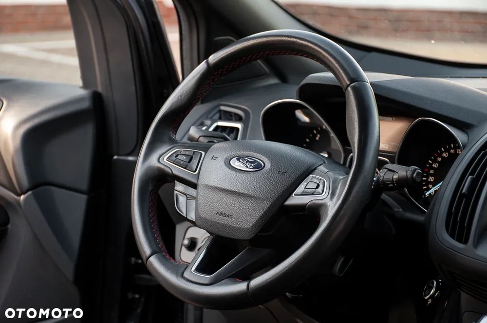 Ford Kuga 2.0 TDCi 4x4 ST-Line - 32