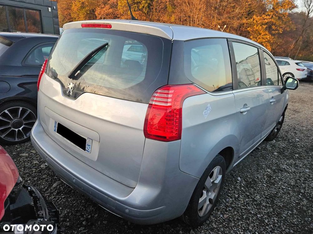 Peugeot 5008 - 3