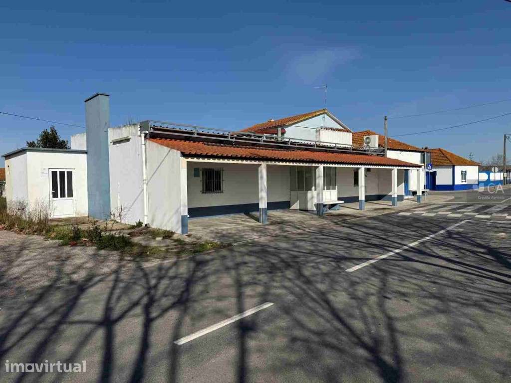 Restaurante com Casa de Habitação no 1º Andar - Grande imagem: 2/8