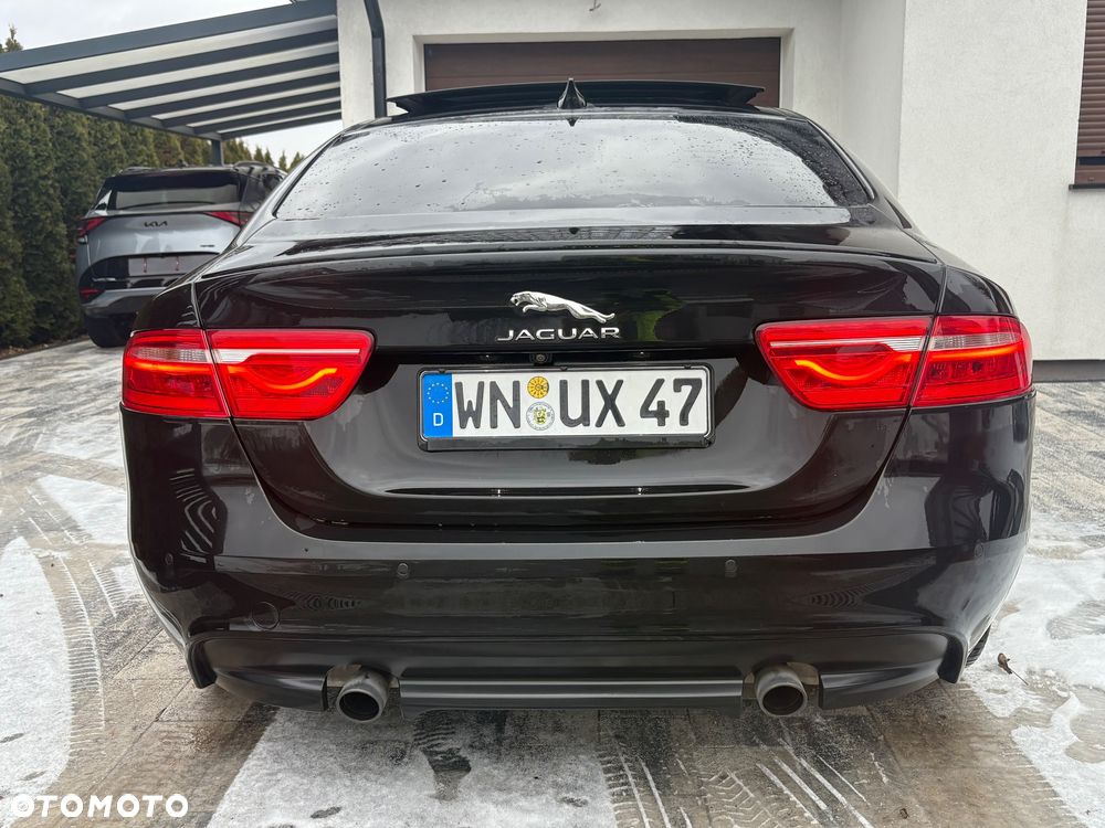 Jaguar XE 25t R-Sport - 5