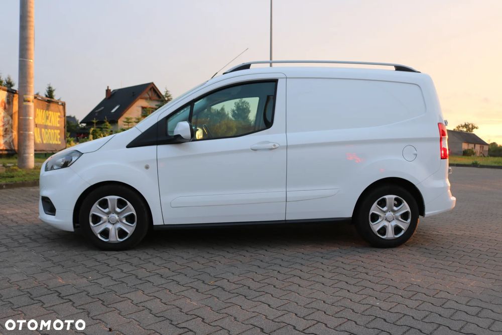 Ford COURIER - 2