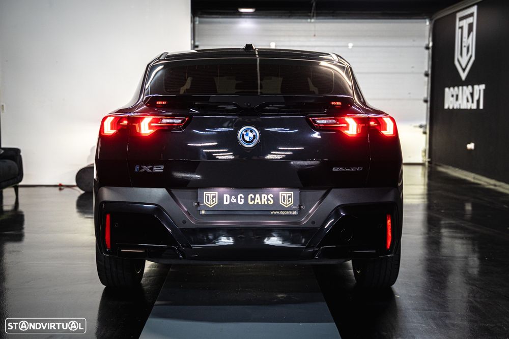 BMW iX2 eDrive20 - 25