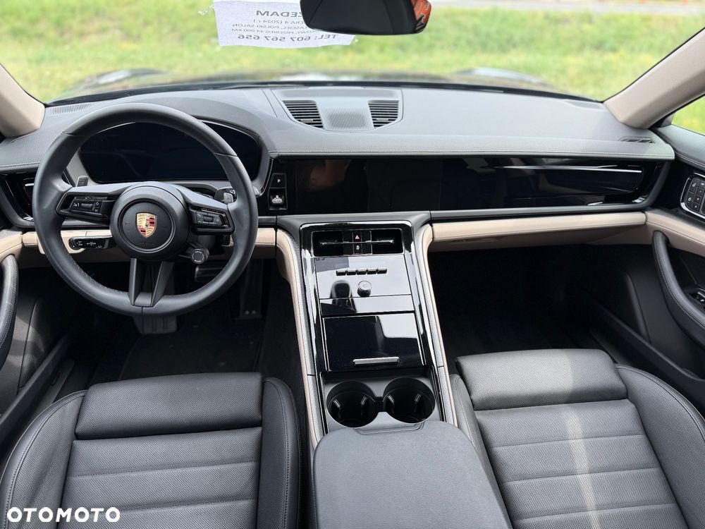 Porsche Panamera 4 - 8