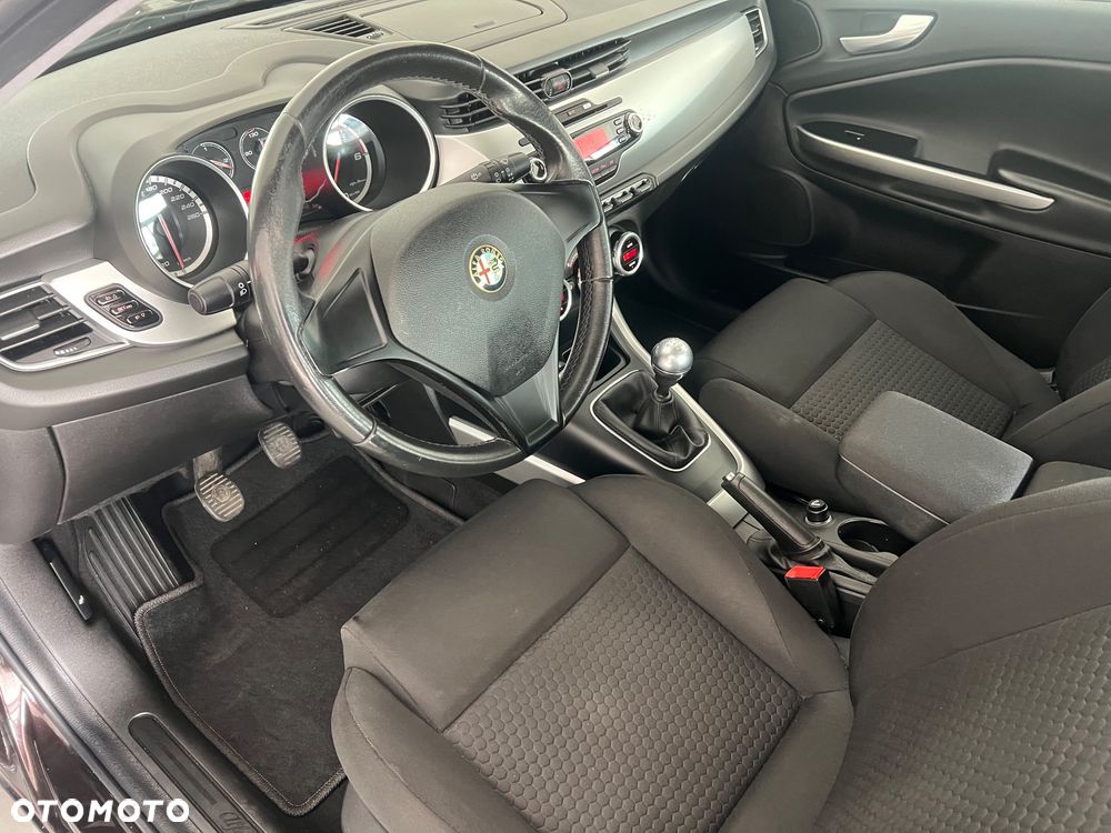 Alfa Romeo Giulietta - 12