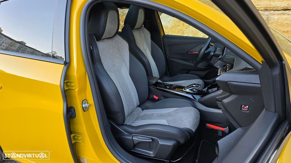 Peugeot e-208 GT - 47