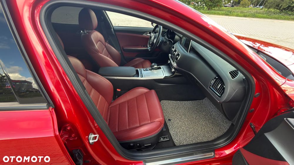 Kia Stinger 3.3 T-GDI V6 GT AWD - 17